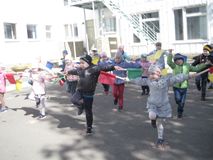 Пусть весть летит за все моря