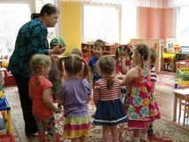 Занятие Чудесный мешочек, воспитатель Л.Ф. Цителадзе